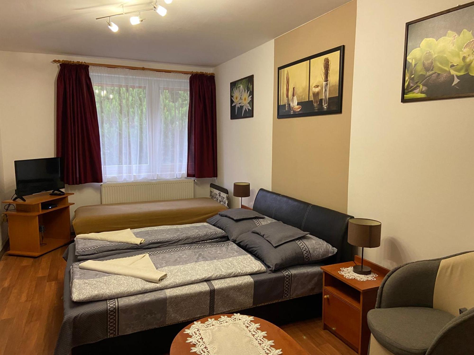 Vadrozsa Vendeghaz-Apartman Demjen Luaran gambar